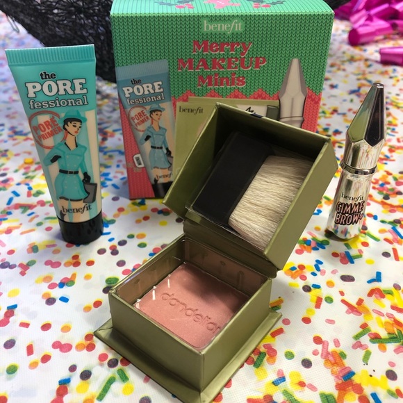 NIB! benefit Cosmetics 
Merry Makeup Minis Set - Picture 6 of 10